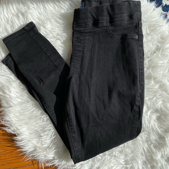 Old Navy Denim - Old Navy a Rockstar pull on Jegging